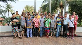 优德88壁挂炉加盟商合影