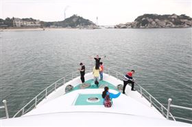 优德88壁挂炉厂家畅游惠州，点燃2017的新辉煌！